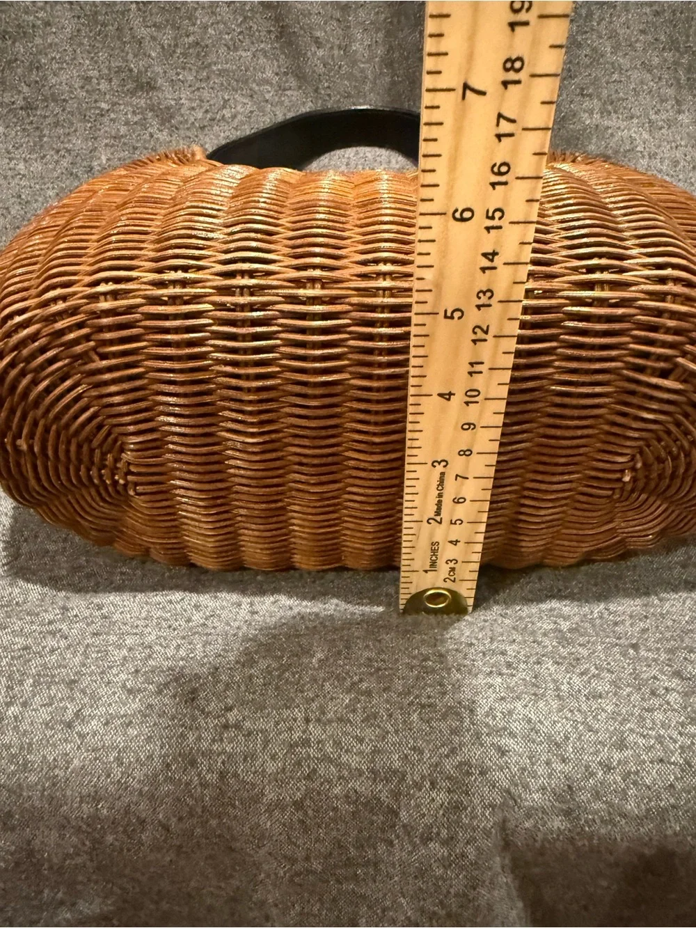 Woven Brown Rattan Basket Handbag w/Black Handles Pre-owned. Good condition